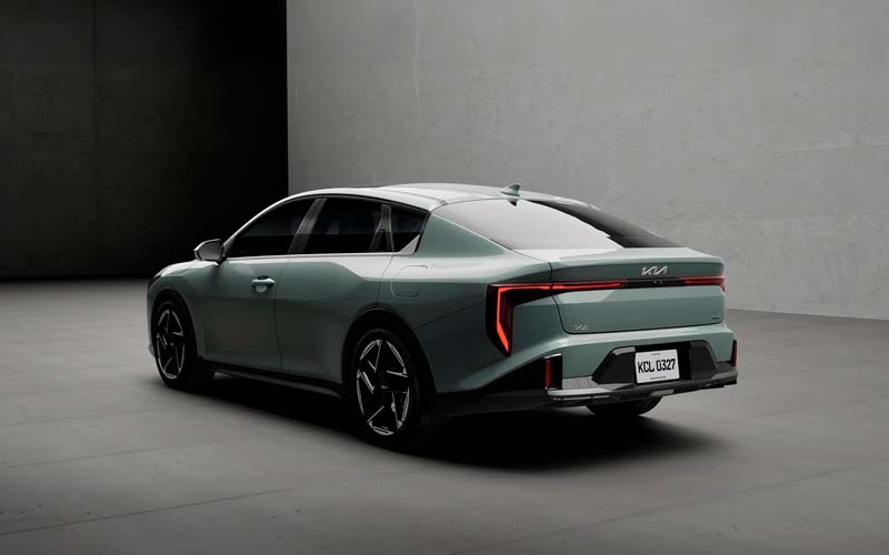 KIA K4-SEDAN